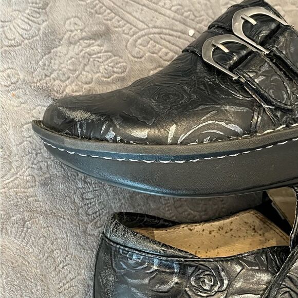 Alegria Black Platform Shoes with Embossed Design - Picture 9 of 12